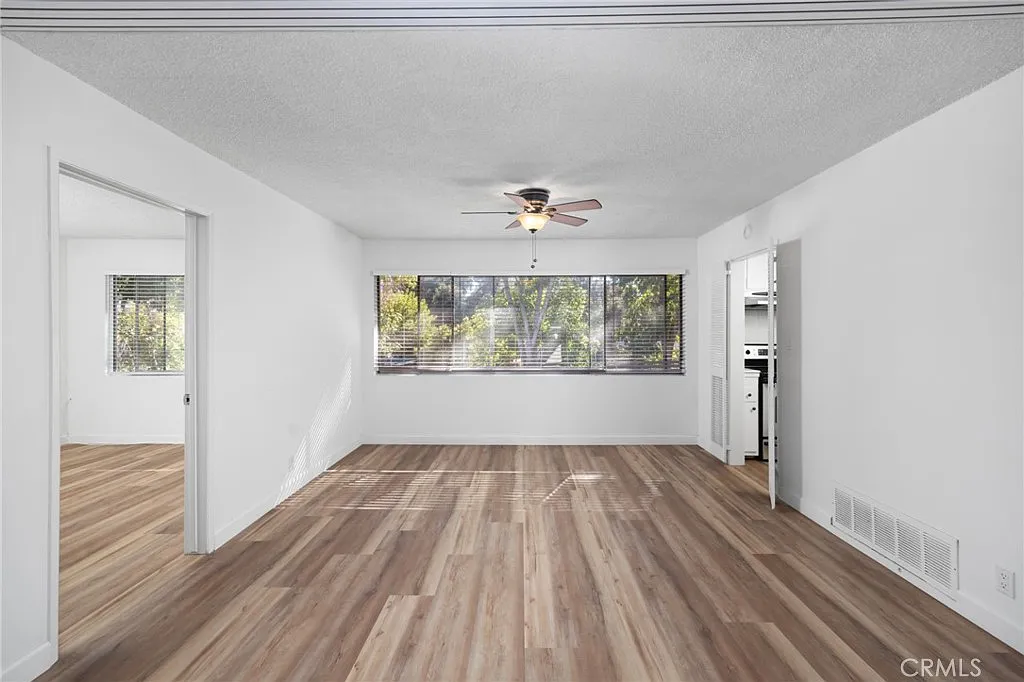 2 bed, 1200 sqft, $3,200 — Photo 4