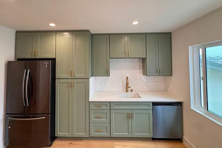 707 Ashland Ave — Photo 2
