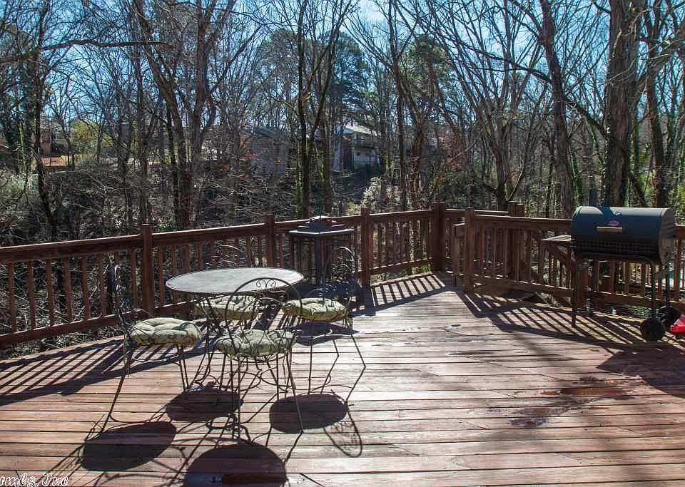 2nd image of 118 White Oak Ln