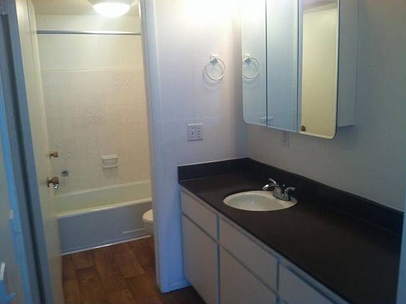 Bathroom/Vanity