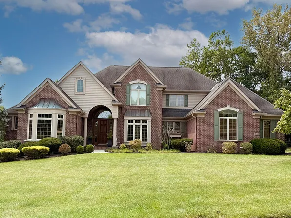 932 Rosewood Dr, Villa Hills, KY 41017