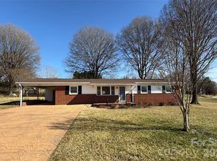 1802 33rd St NE, Hickory, NC 28601