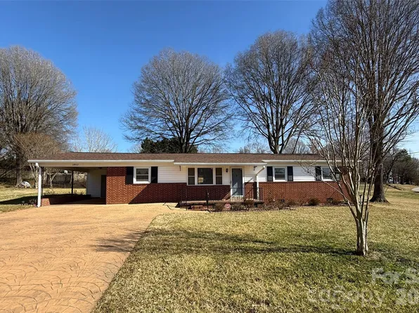 1802 33rd St NE, Hickory, NC 28601