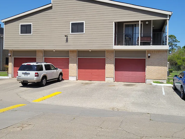 Trailing Vine Apartments — Photo 34