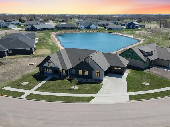 1100 Duck Trl, Hartford, SD 57033