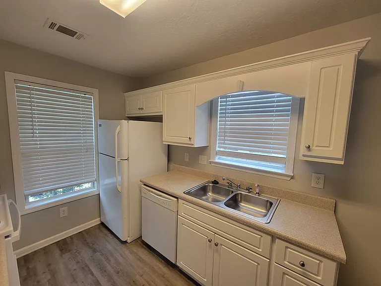 1234 Longpoint Dr — Photo 6