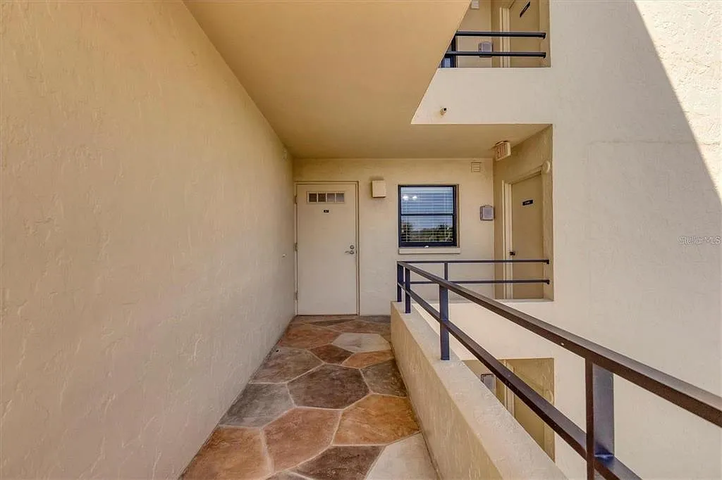 2 bed, 2.0 bath, 1338 sqft, $2,950 — Photo 3