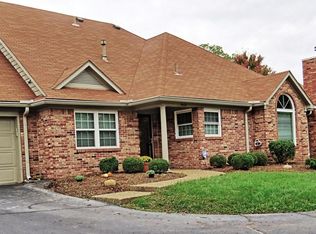 9422 Springmont Pl, Louisville, KY 40241