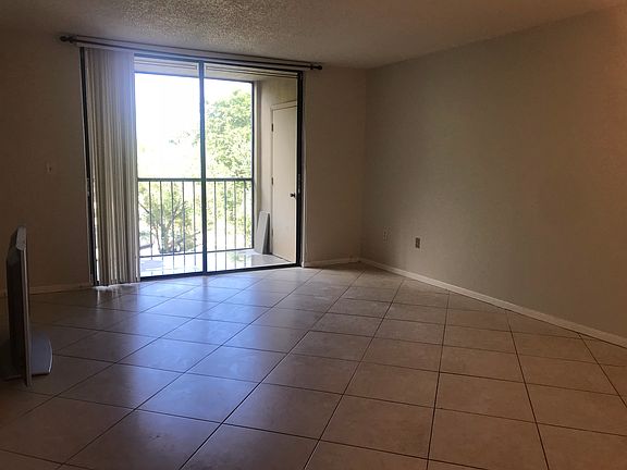 4th image of 8015 SW 107th Ave APT 304