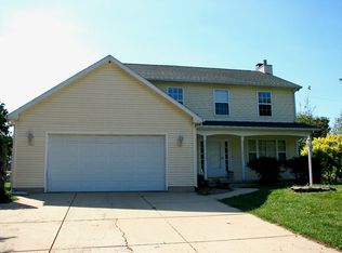 1212 Parkside Dr, Tuscola, IL 61953