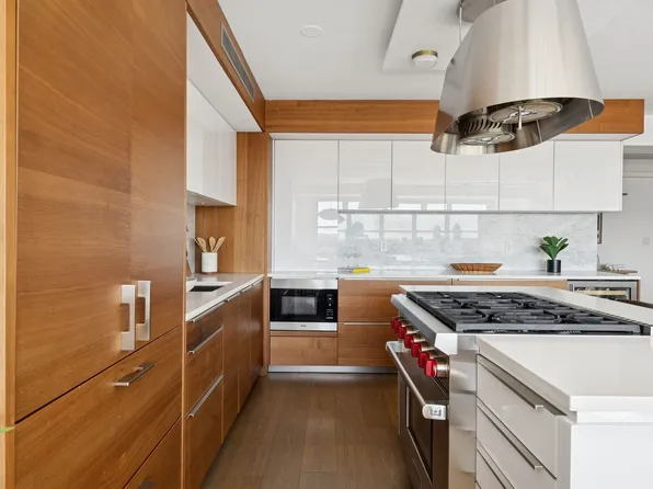 205 3rd Avenue 21H image 3 of 15