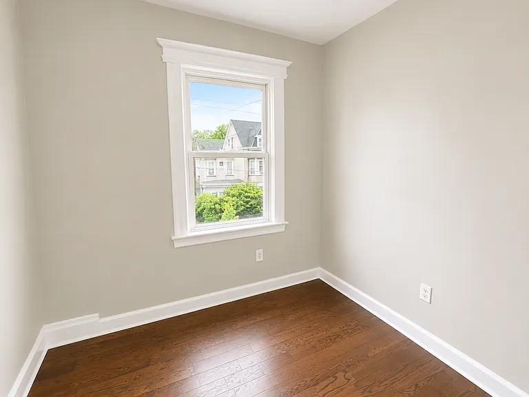 50 Vermont Ave #3 — Photo 9