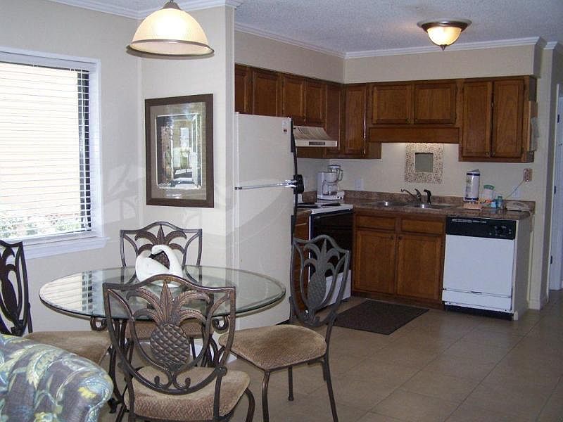 2nd image of 40 Folly Field Rd Unit 7D