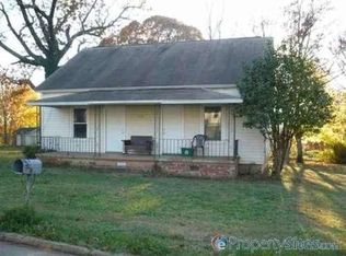 104 S 8th St, Easley, SC 29640