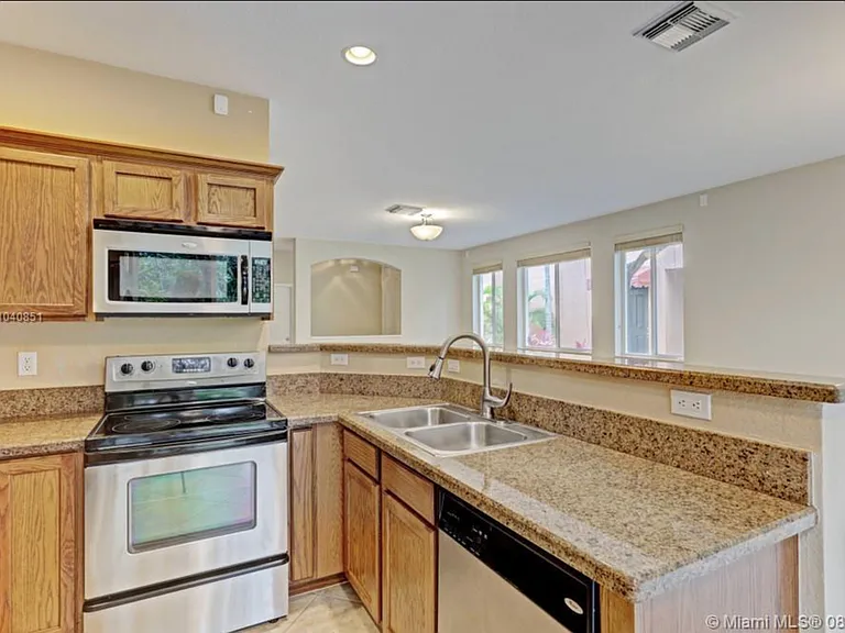 3211 Scarletta Dr — Photo 17