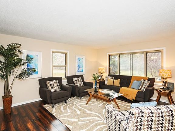 5th image of 340 172nd Ave NE