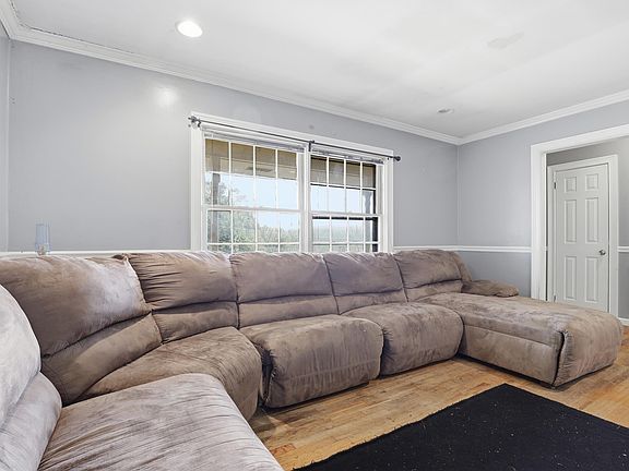 5th image of 632 Old Augusta Rd