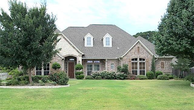 1st image of 217 Meadow Oaks Dr