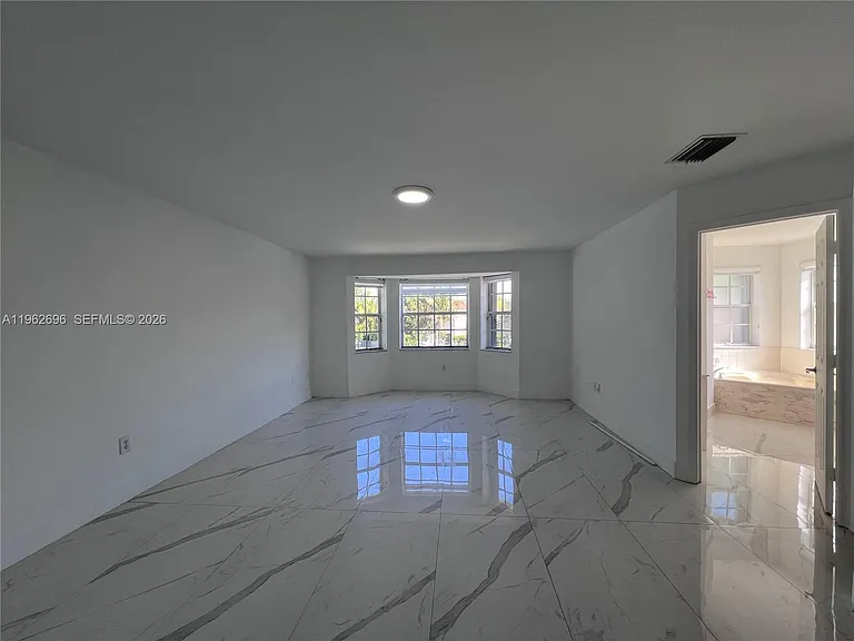 109 Gables Blvd — Photo 10