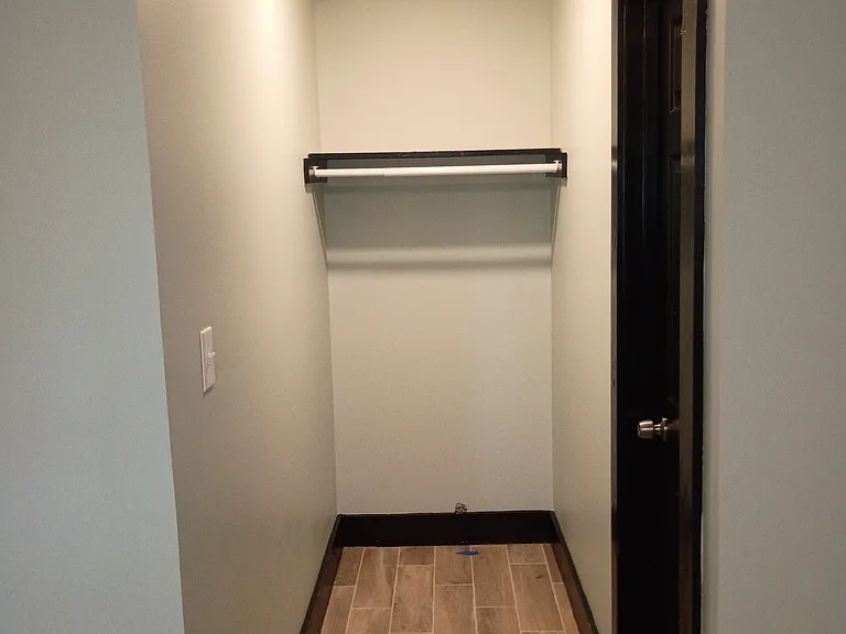 677 Baltimore St — Photo 13