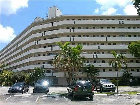 1st image of 1750 NE 191st St APT 307-1