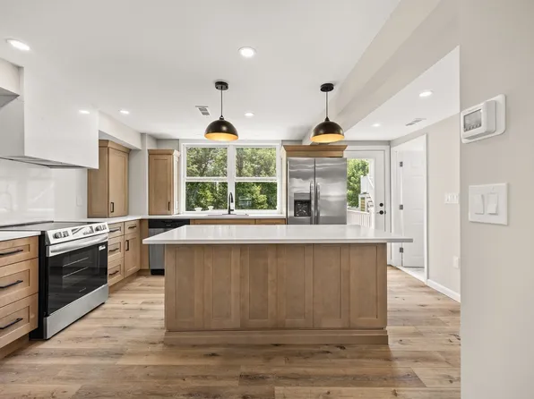 7 Somerville Ave, Braintree, MA 02184