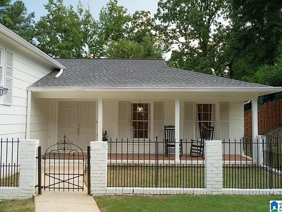 3rd image of 3303 Pembrooke Ln
