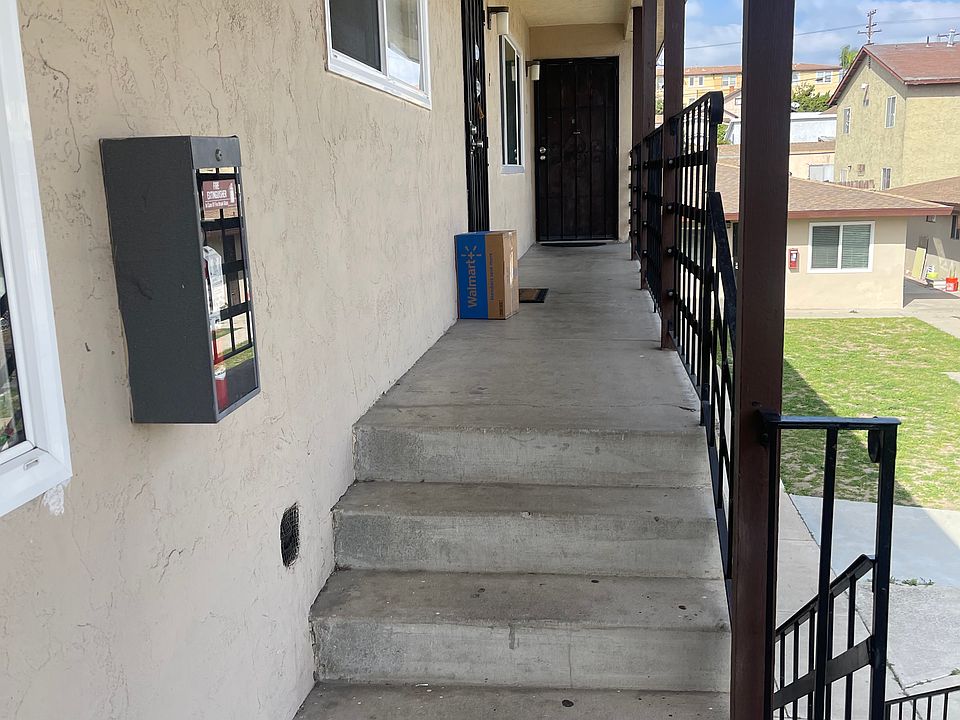 2nd image of 910 Pleasant Ln #910