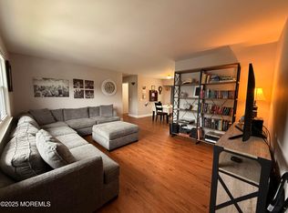 4 Nebraska Dr APT C, Matawan, NJ 07747