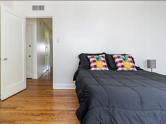 5th image of 78 N Alicia Dr