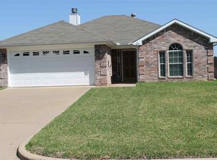213 Ray Creek Dr, Longview, TX 75605