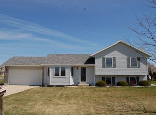 1395 Gray Hawk Way, Sun Prairie, WI 53590