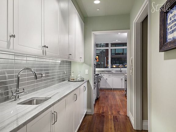 5th image of 2150 Broadway #12E