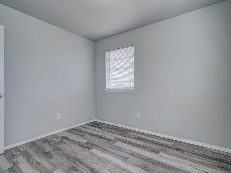 1200 McDonald Dr — Photo 14