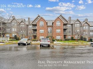 4104 Monument Ct UNIT 301, Fairfax, VA 22033