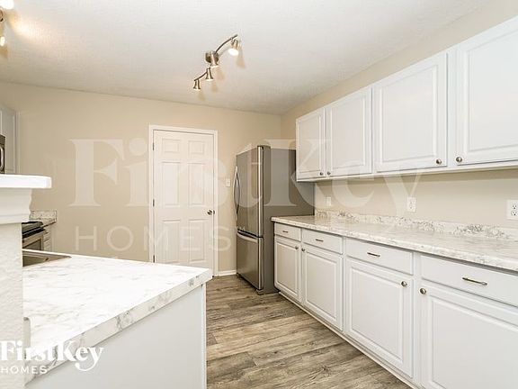 5th image of 6909 Maywood Cir