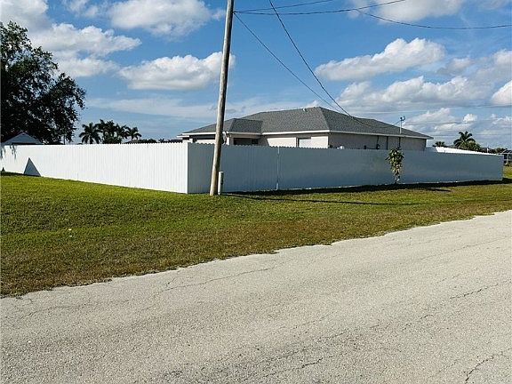 4th image of 100 NW 30th Pl