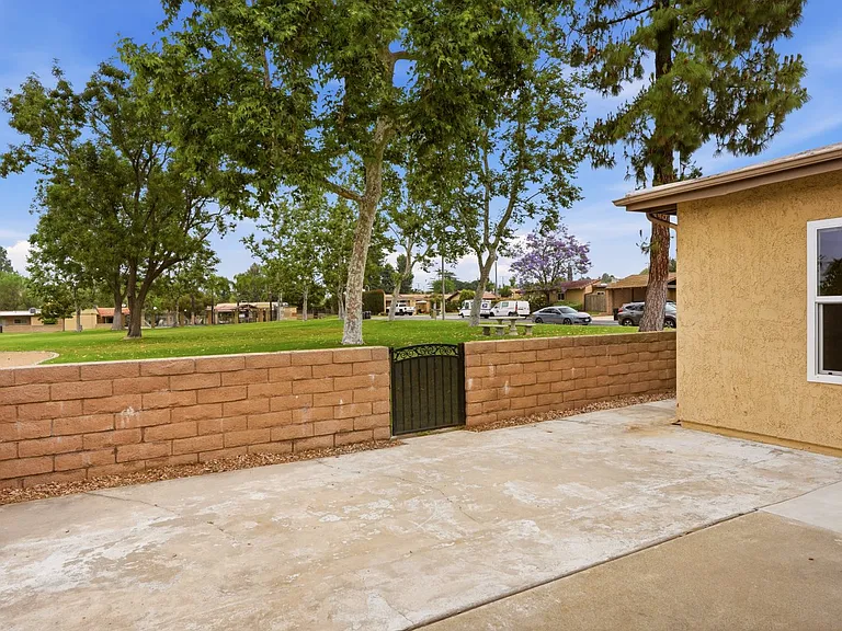 725 Palomares Ave — Photo 25