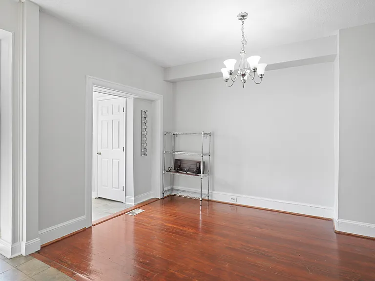 209 Douglas St NE — Photo 9
