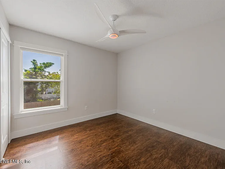 728 10th Ave S — Photo 22