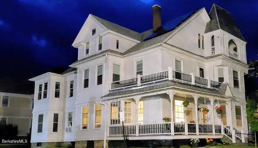 1st image of 16 Maple St