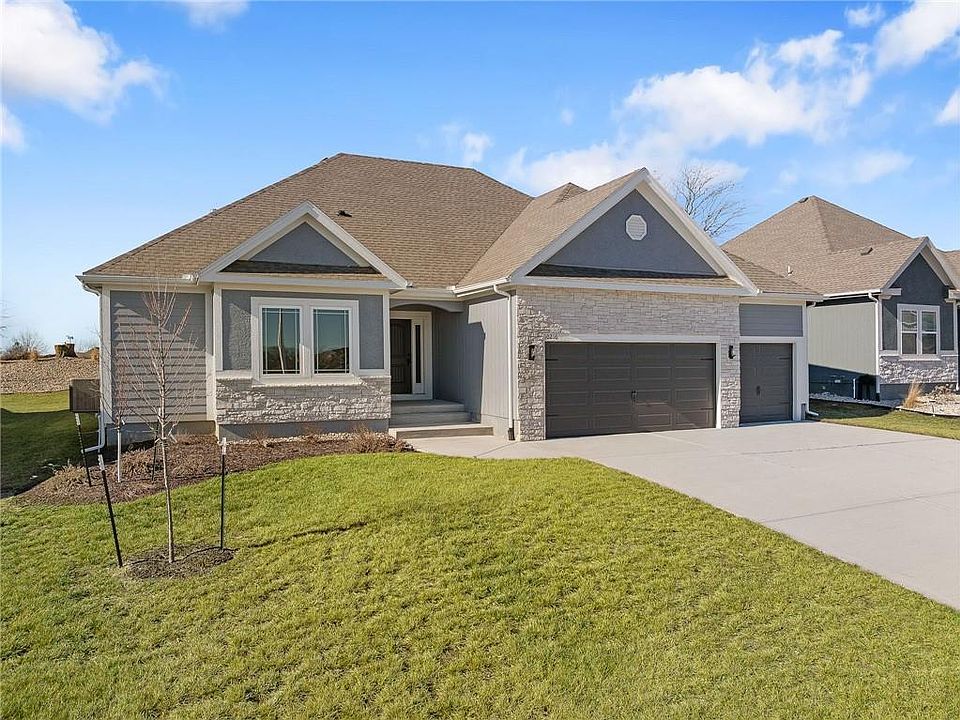 1st image of 10216 N Winchester Ave