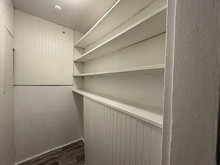 208-210 Fairview Ave #2 — Photo 3