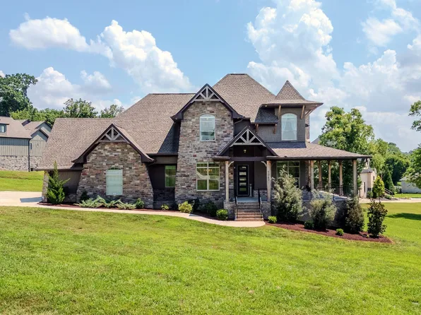 1043 Emerald Valley Dr, Castalian Springs, TN 37031