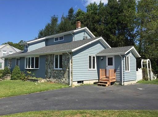 3rd image of 3 Mary Ann Ct