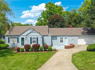 1228 W Beverly Rd, Independence, MO 64055