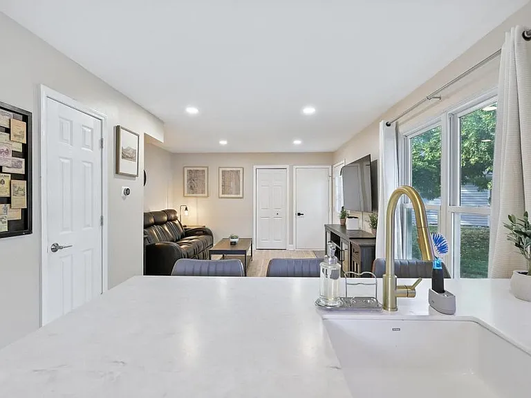 2621 Wingate Ct — Photo 10