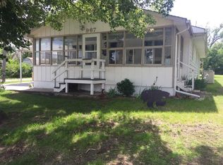 967 7th St, Phillipsburg, KS 67661