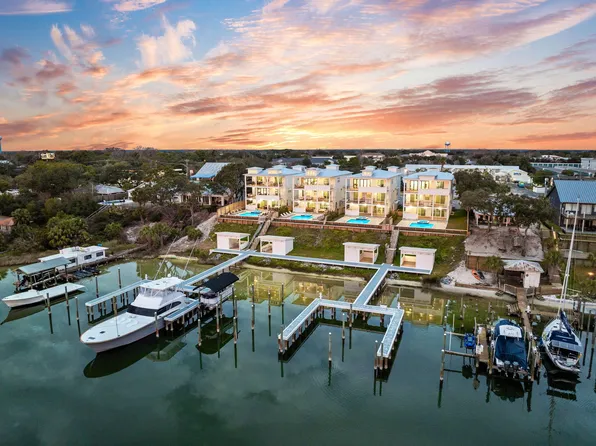 718 Harbor Blvd, Destin, FL 32541