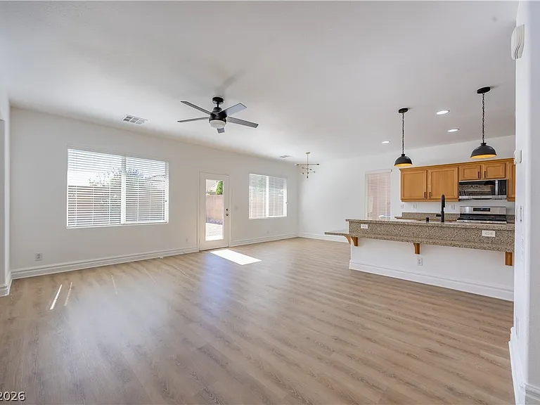 212 Fairway Woods Dr — Photo 6